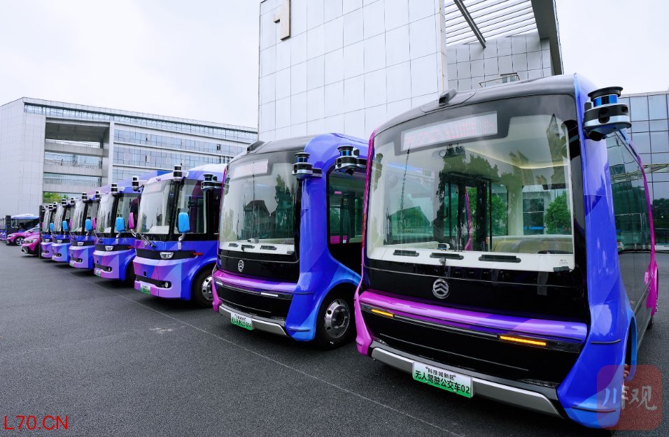 绵阳市首批无人驾驶公交车。郭超英 摄