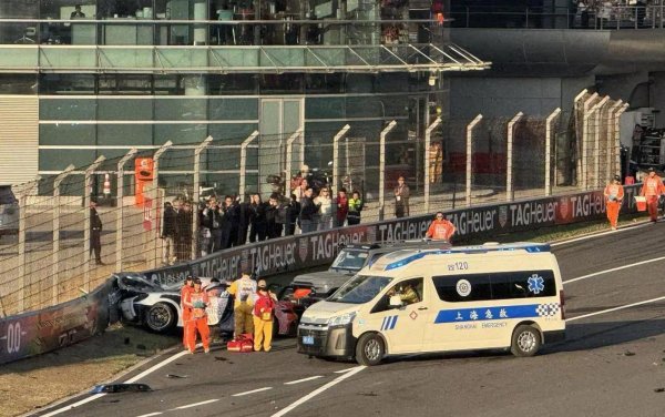 F1中国大奖赛“垫场赛”发生严重事故   直升机11分钟上演“急速救援”